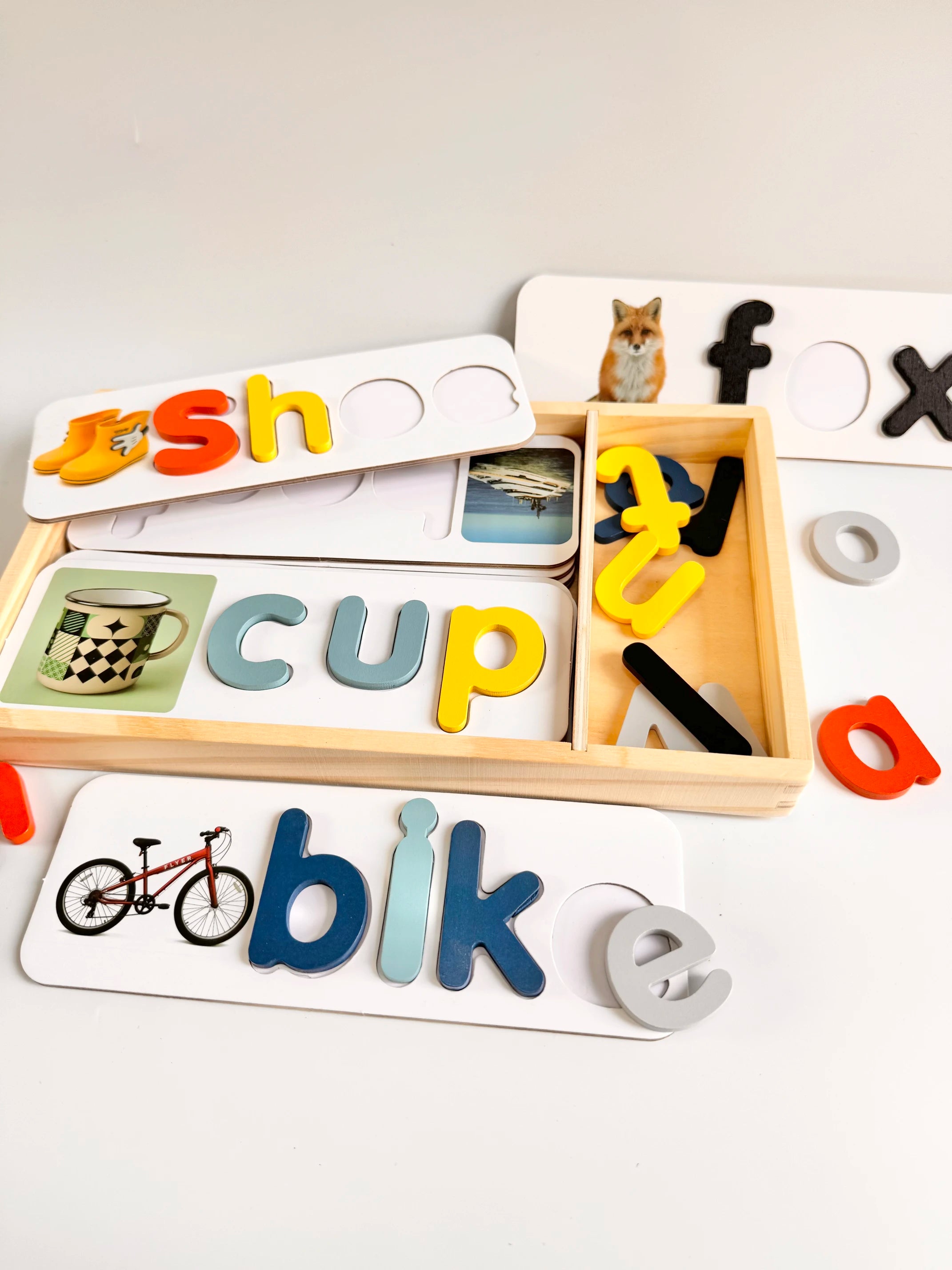 Spell & Match Puzzle Tray